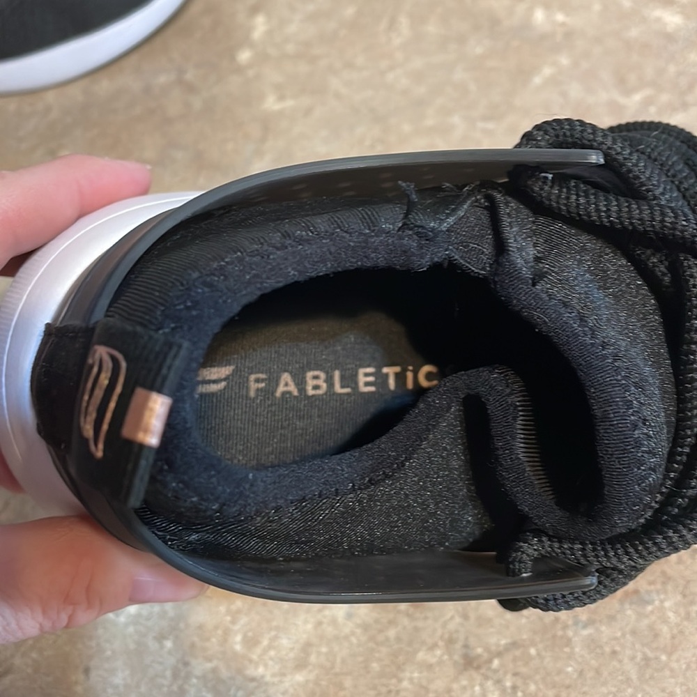 Fabletics Size 8 - image 2